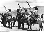 Bundesarchiv Bild 135-S-01-14-05, Tibetexpedition, Volksfest, Berittene Schützen