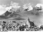 Bundesarchiv Bild 135-KA-04-044, Tibetexpediton, Landschaftsaufnahme