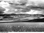 Bundesarchiv Bild 135-S-04-01-09, Tibetexpedition, Landschaftsaufnahme