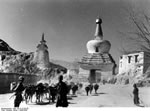 Bundesarchiv Bild 135-S-12-29-20, Tibetexpedition, Lhasa, Torchörten