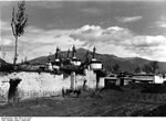 Bundesarchiv Bild 135-S-15-14-35, Tibetexpedition, Jalungtal, Chörten