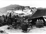 Bundesarchiv Bild 135-S-14-25-11, Tibetexpedition, Neujahrsfest Lhasa, Feldküche